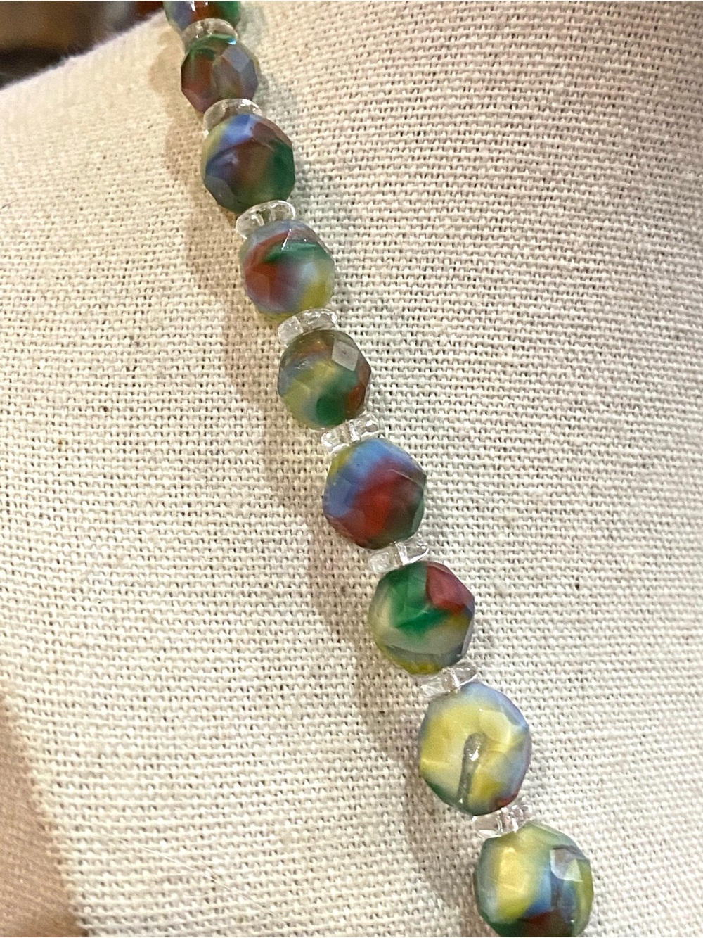 Vintage Marbled Glass Graduated Necklace - Picture 9 of 12
